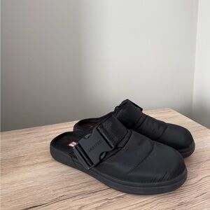 HUNTER In And Out Top Clip Padded Mule Slippers Black Women Shoes Size 8
